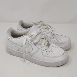 Nike Air Force 1 Low-Top Sneakers in White